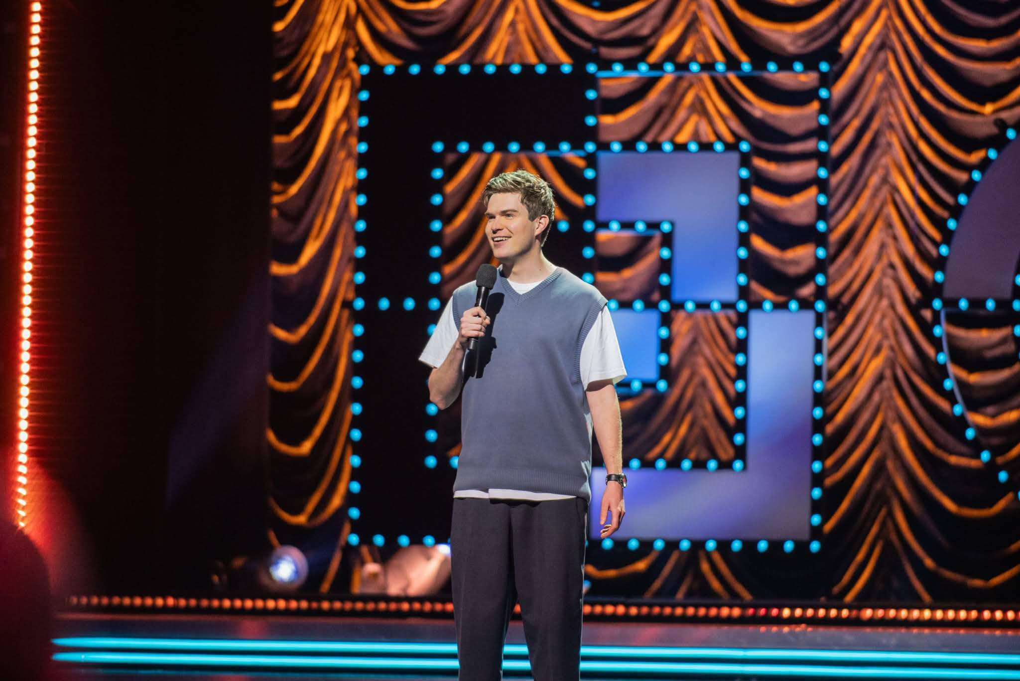 Norsk standupkomiker hentet til Australia for TV-opptreden: – Dette har ...