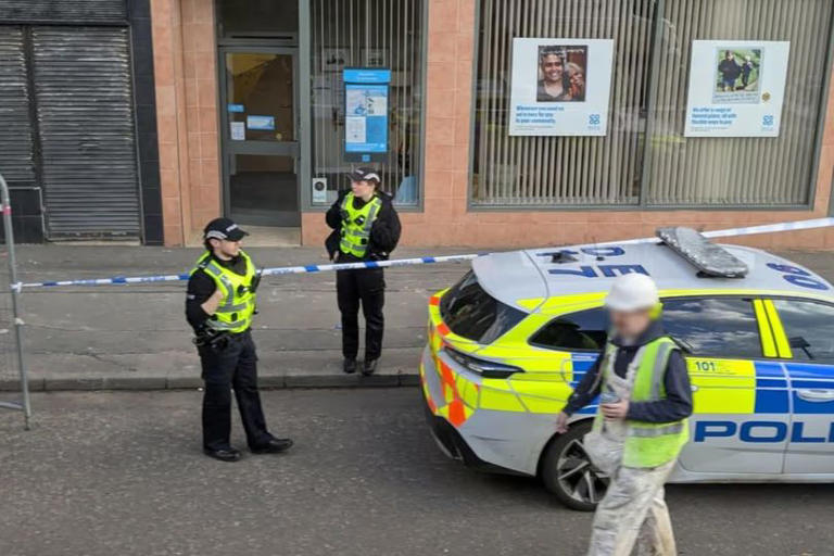 Man 'stabbed' in early hours attack in Glasgow as police lock down busy ...