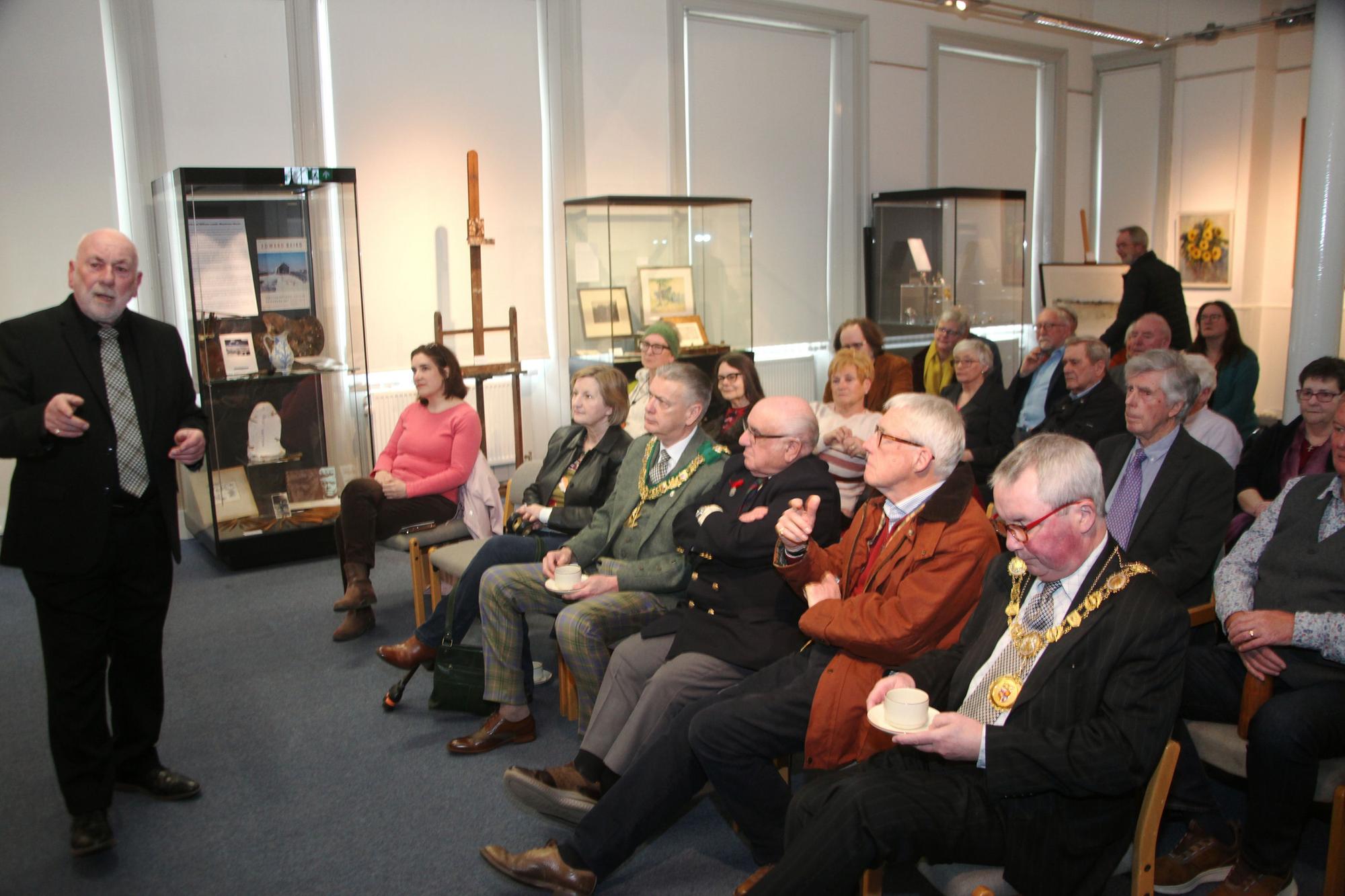 Burns bust by Montrose artist put exhibited in town for the first time
