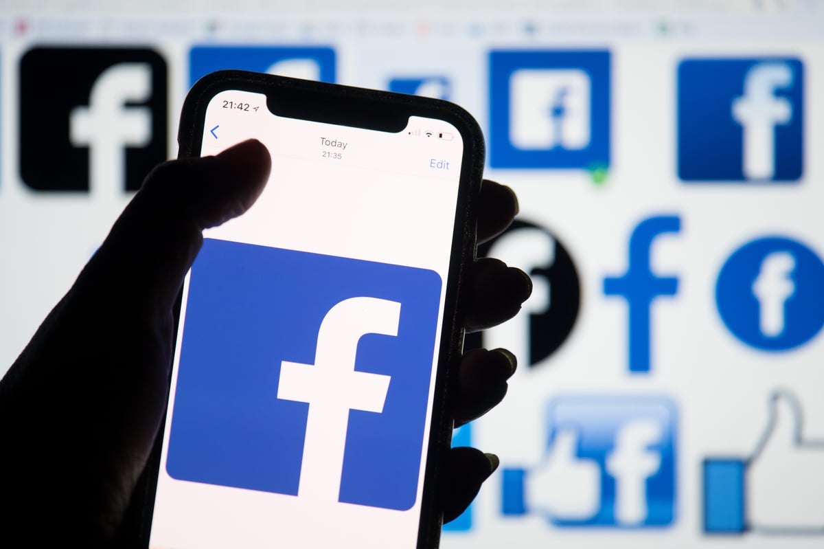 Ex-Facebook worker investigated for 'downloading 30k private pictures'