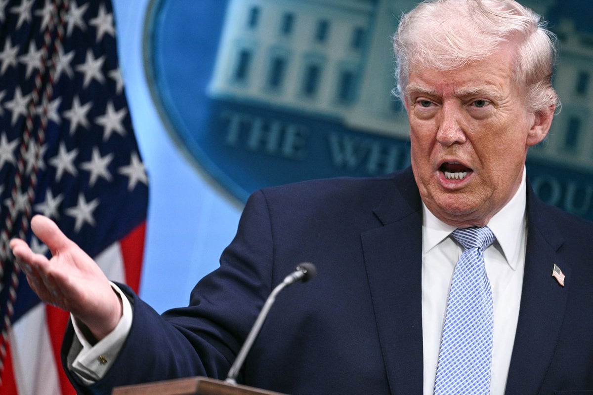 Trump threatens CNN over its Iran coverage