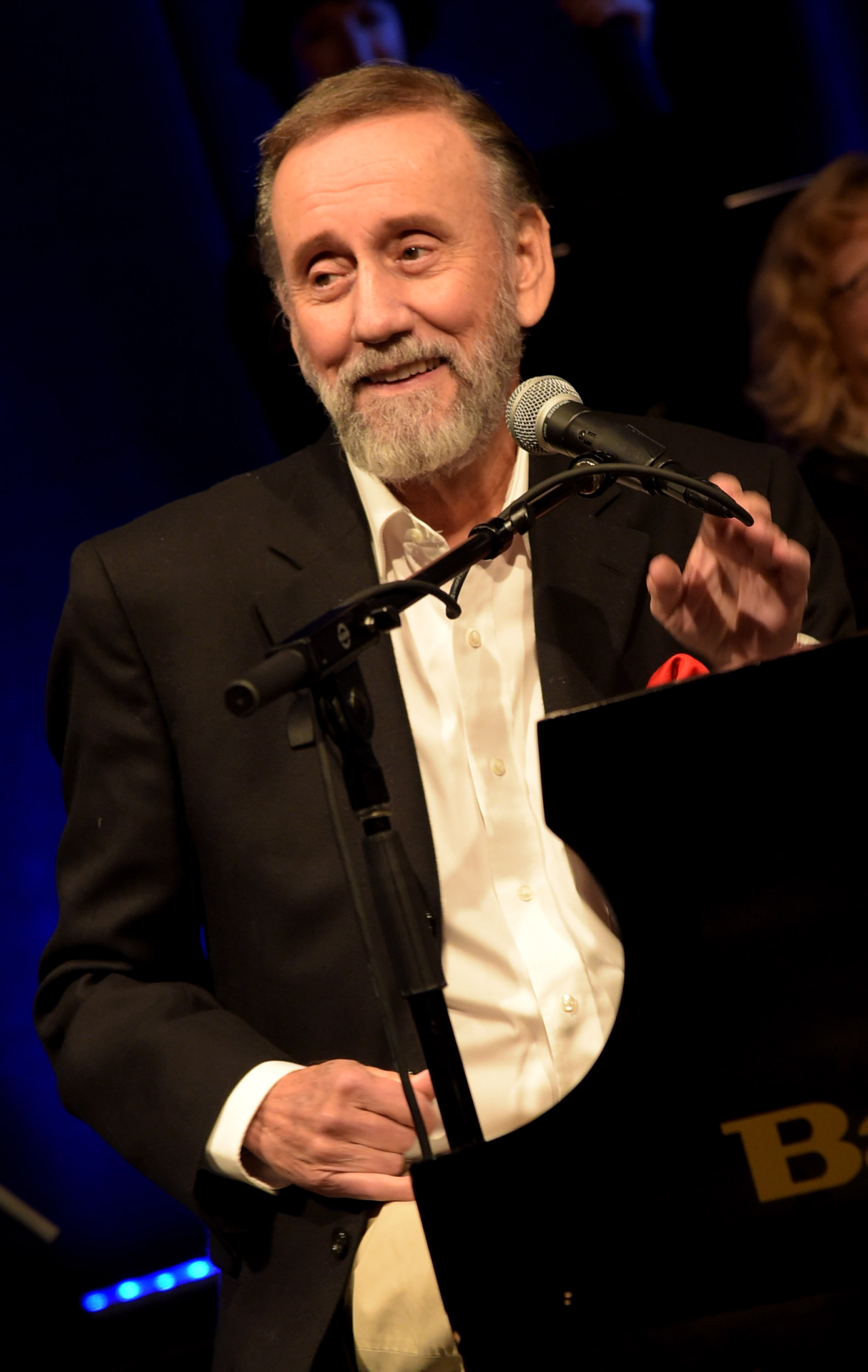 Country star Ray Stevens breaks his neck, rushed to hospital in Nashville