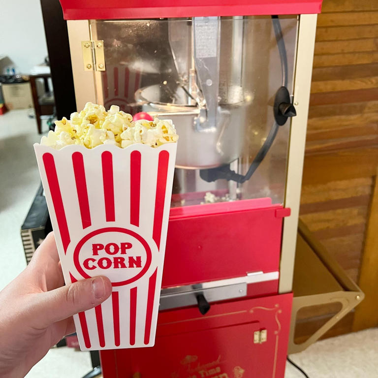 I tried a retro popcorn machine and now movie nights are 100% better