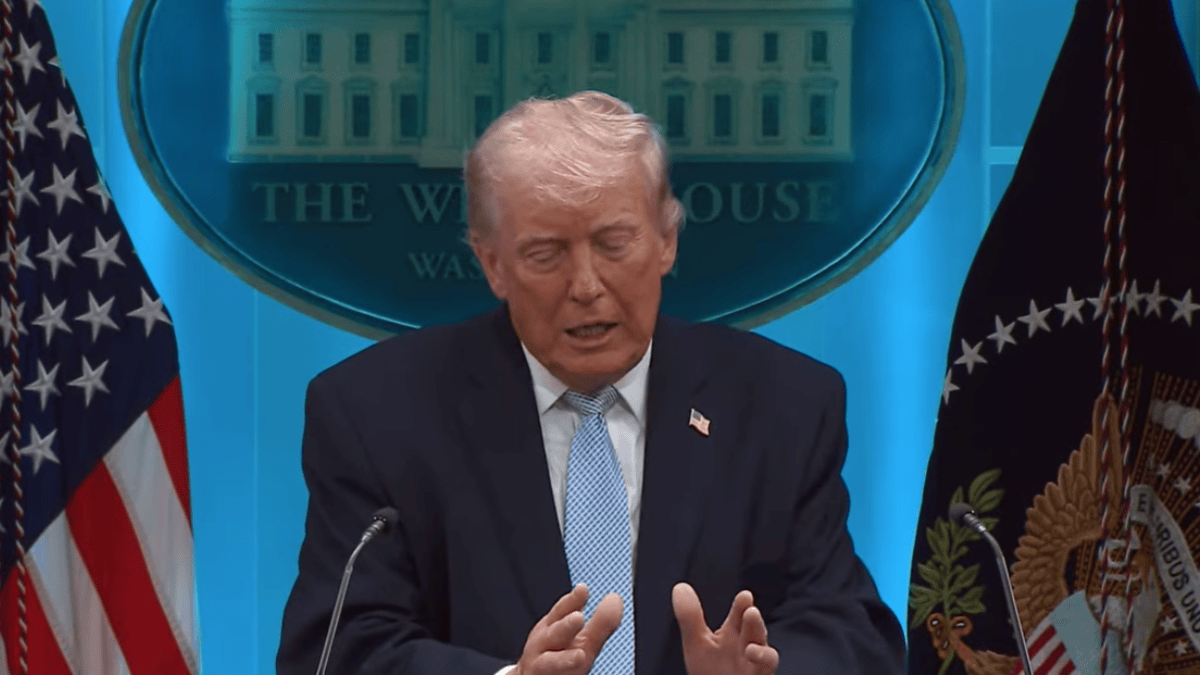 Trump lanza advertencia a Irán y asegura que termina una era tras 47 ...
