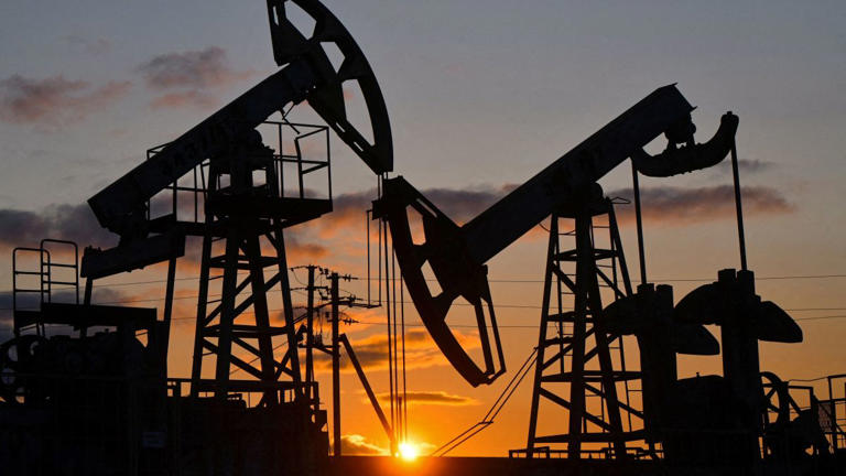 Preço do petróleo sofre nova reviravolta; especialista explica fatores