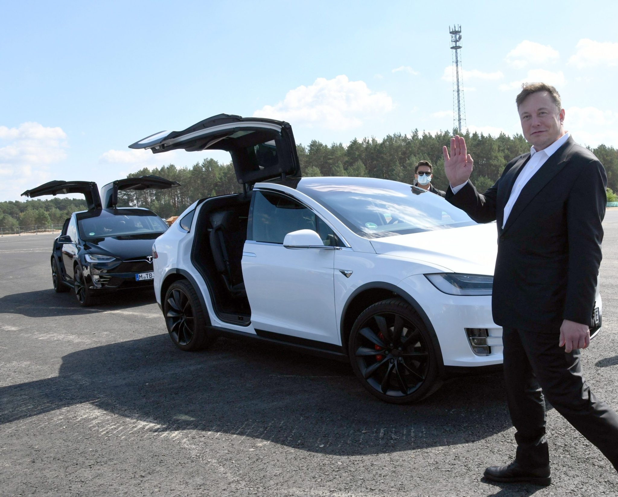 A JP Morgan analyst sees 60% downside to Tesla stock—and he may be too ...
