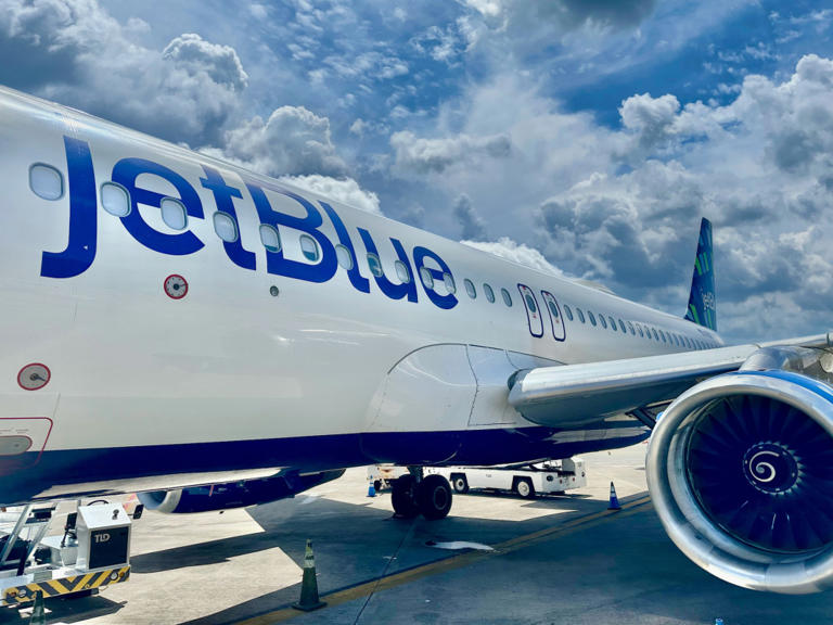 JetBlue just added new lounge access and $1,500 companion perks to its ...