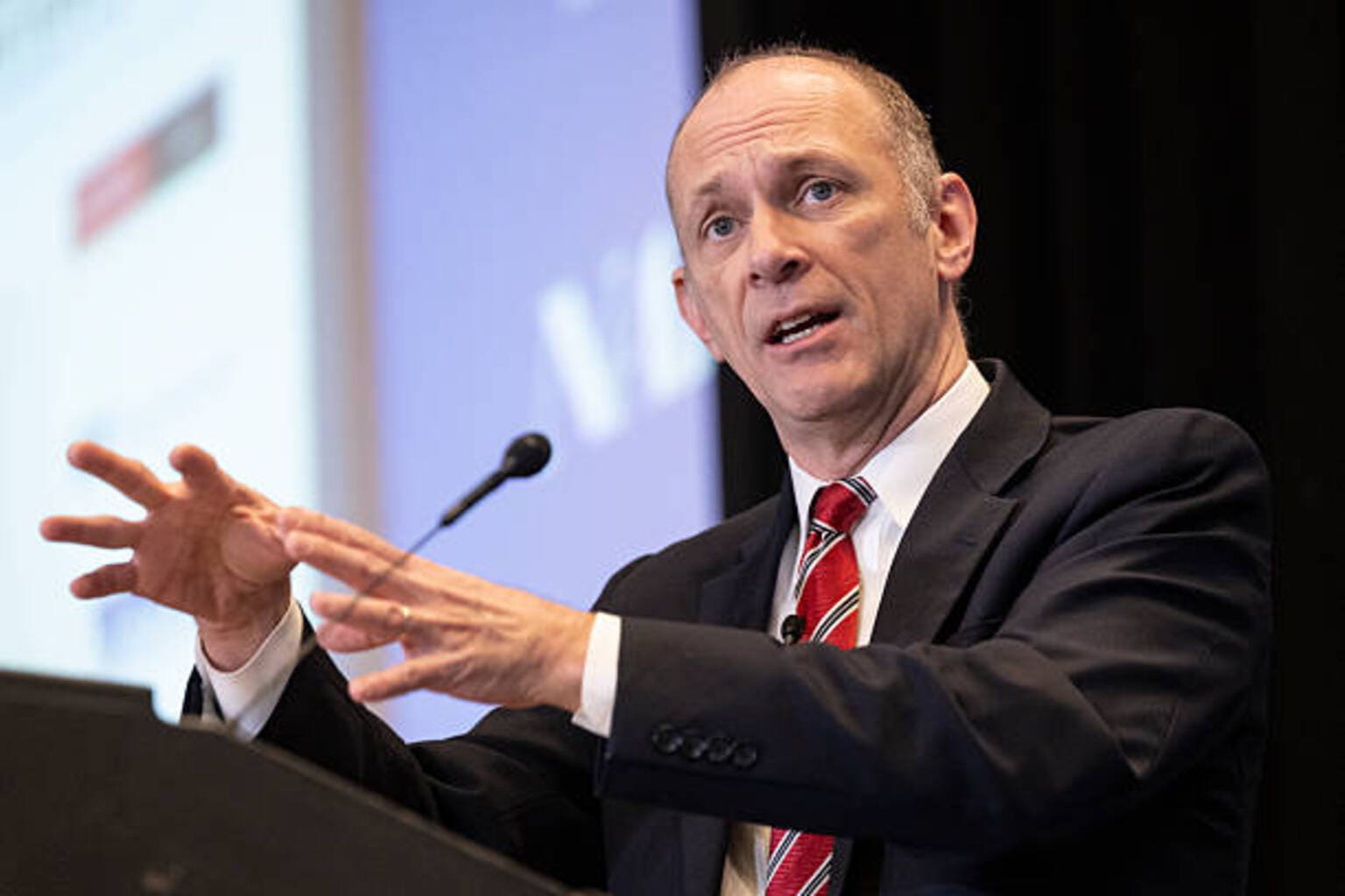 Chicago Fed's Goolsbee warns of successive inflationary shocks