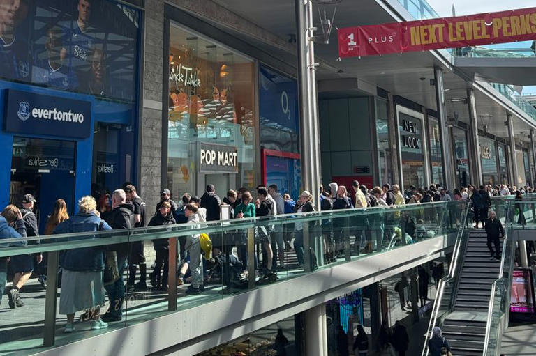 Liverpool ONE queues as eager fans wait for meet and greet with stars