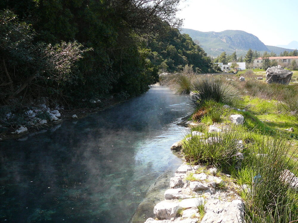 11 quirky roadside stops in Greece that add variety to a trip