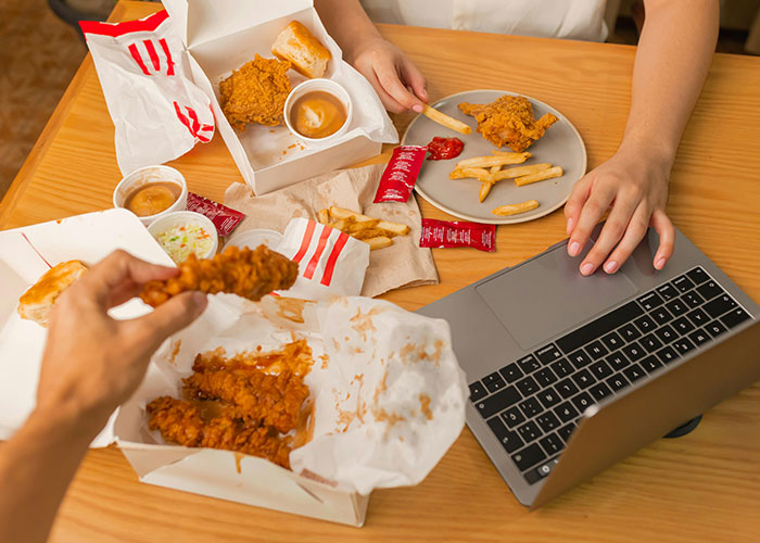 5 Years Of My Life Down The Drain: Lifestyle Choices That Scream “Red Flag”