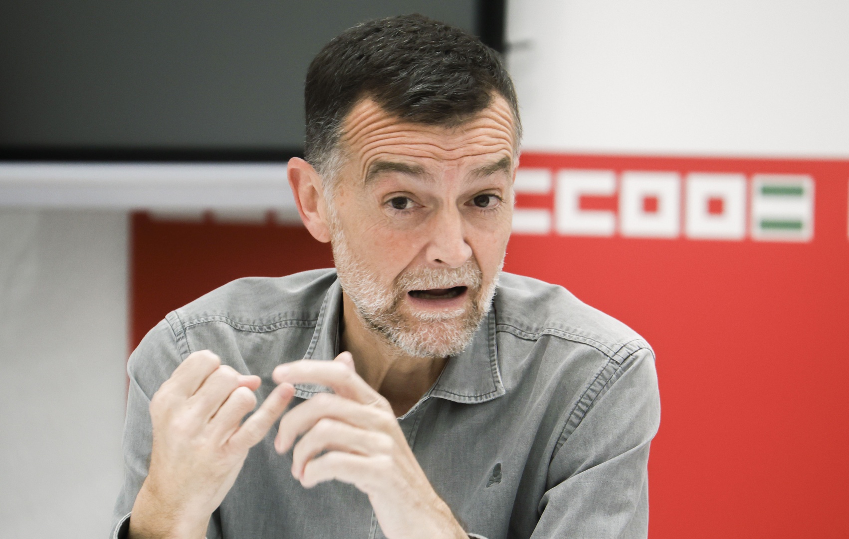 Juanma Moreno cree que su mayoría absoluta el 17M puede depender de 15. ...