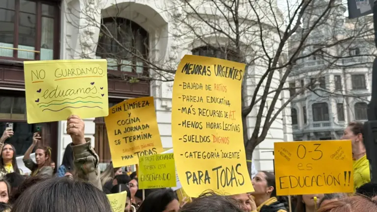 Las escuelas de 0 a 3 años van a la huelga por mejoras en los centros ...
