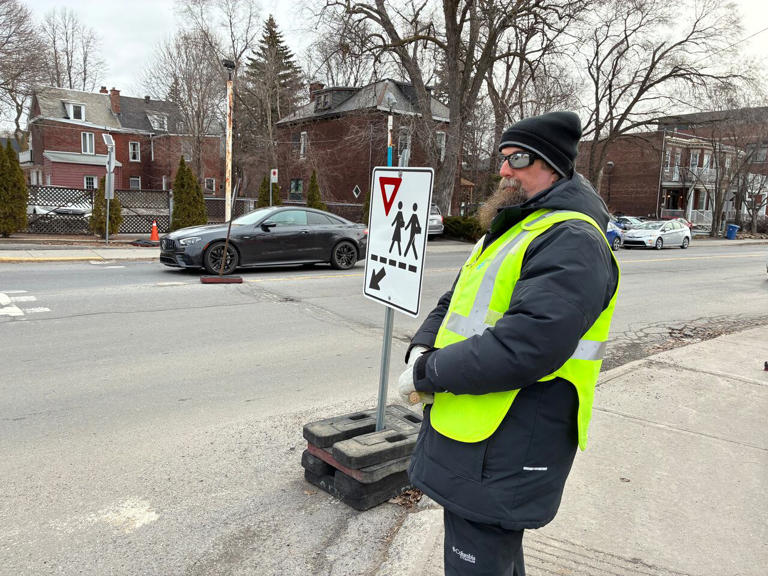 Montreal West parents rejoice as students get crossing guard at busy ...