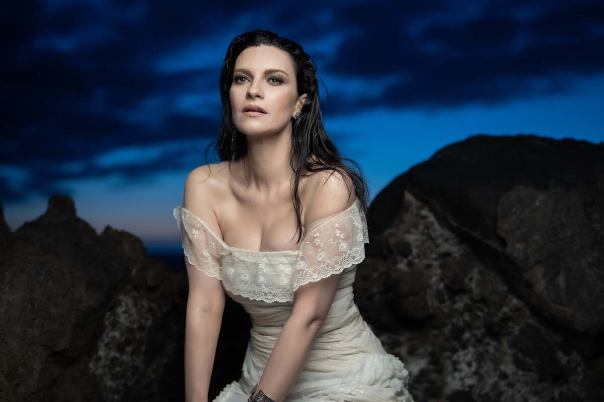 Laura Pausini en concierto: la cantante encara a seguidor bajo efectos ...