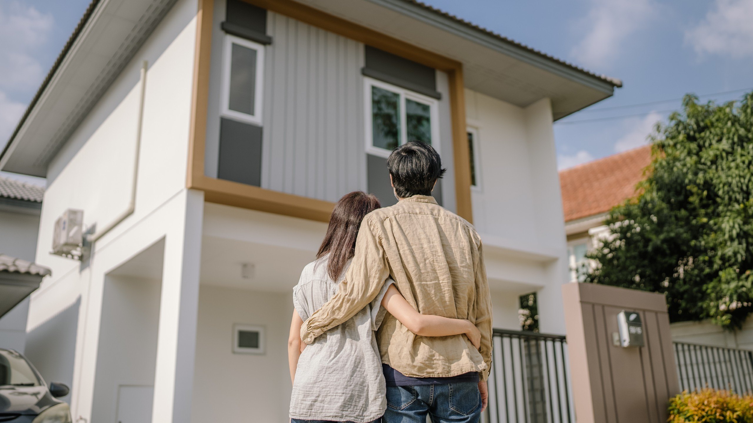 More Americans are moving into the upper middle class, but those left ...