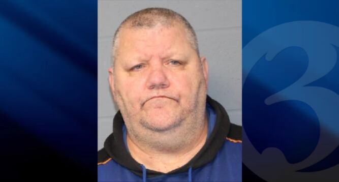 North Haven man arrested for pointing BB gun at juveniles on e-bikes