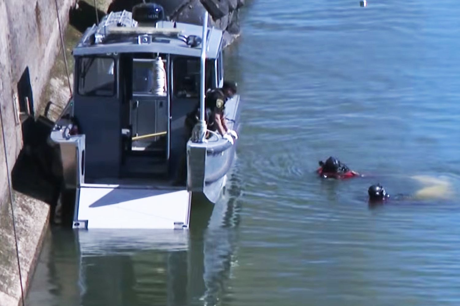 2 dead, 1 injured after car plunges into river during high-speed crash ...