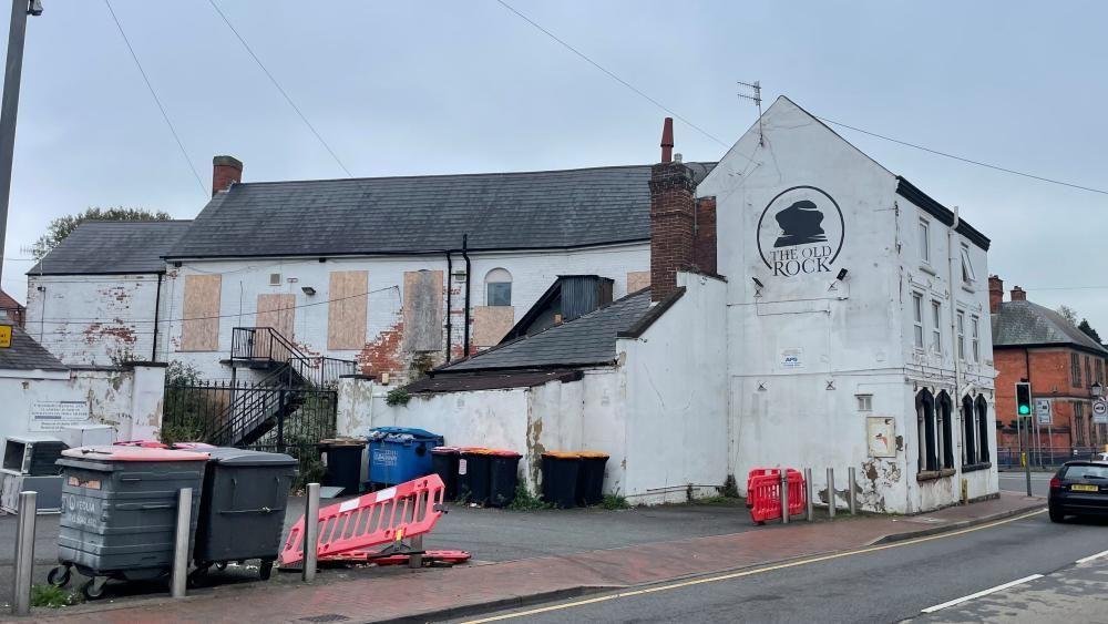 Work starts on £200k revamp of derelict pub<br><br>