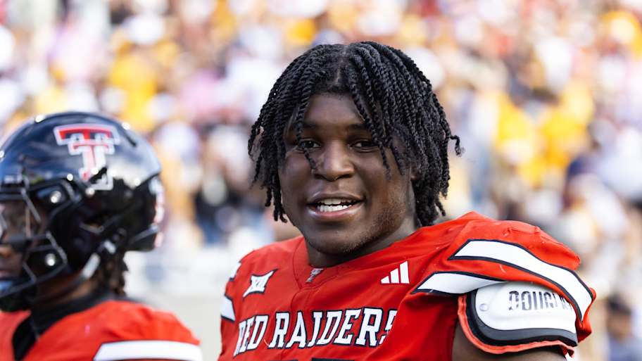 Saints trade way too much for elite edge rusher in ESPN mock draft