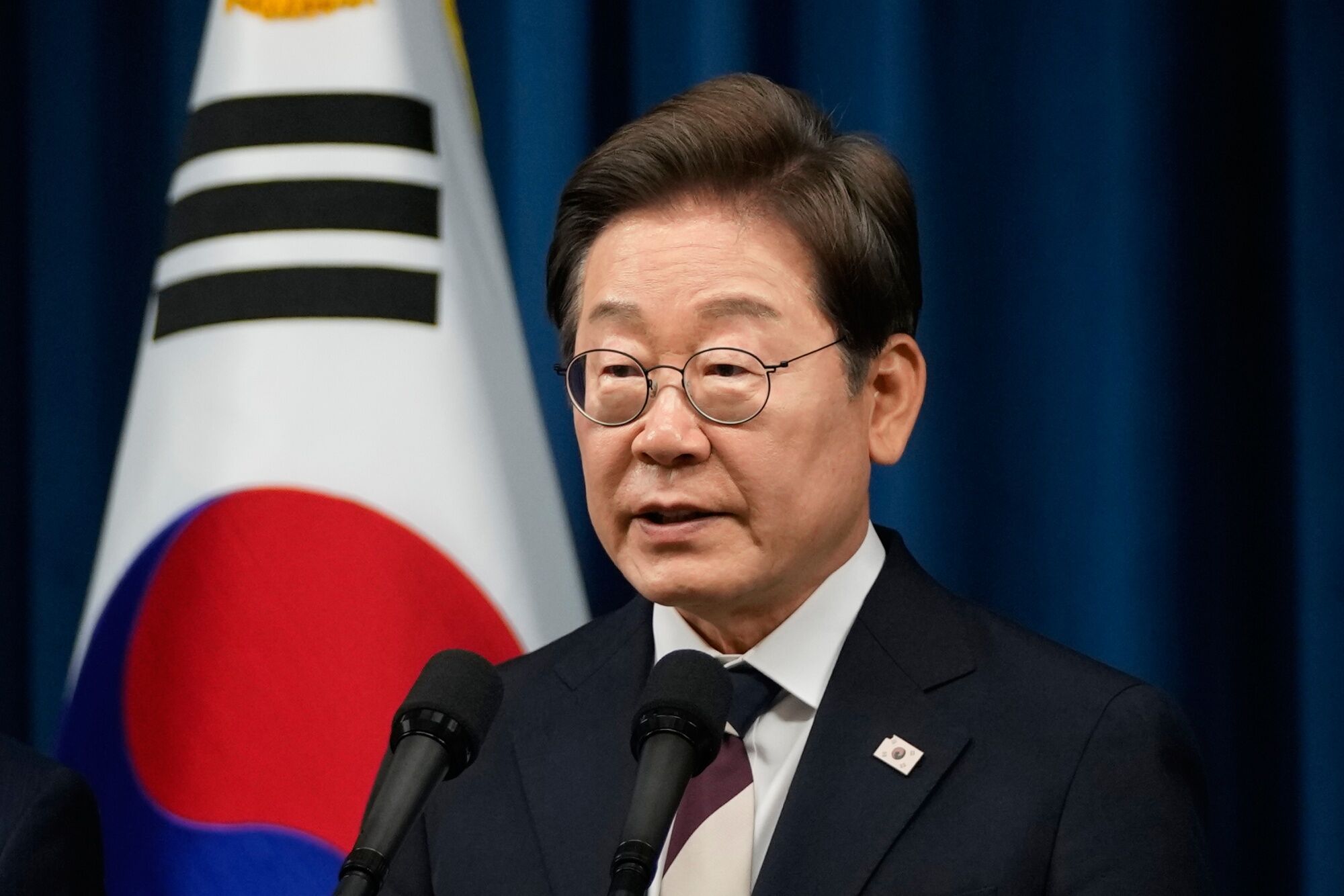 North Korea fires missiles after South Korean leader’s apology<br><br>