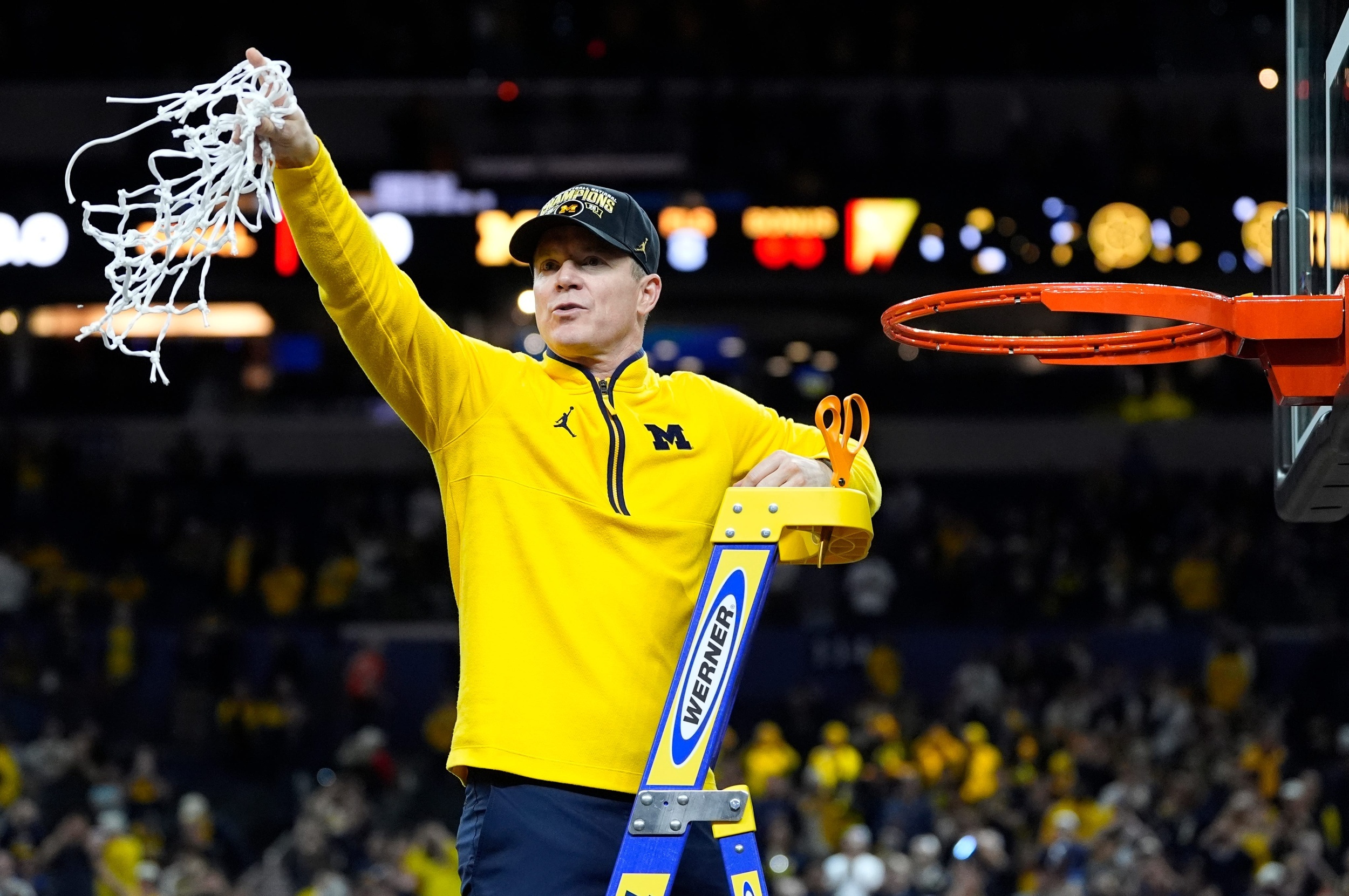 Michigan basketball staff hits transfer portal right after winning ...