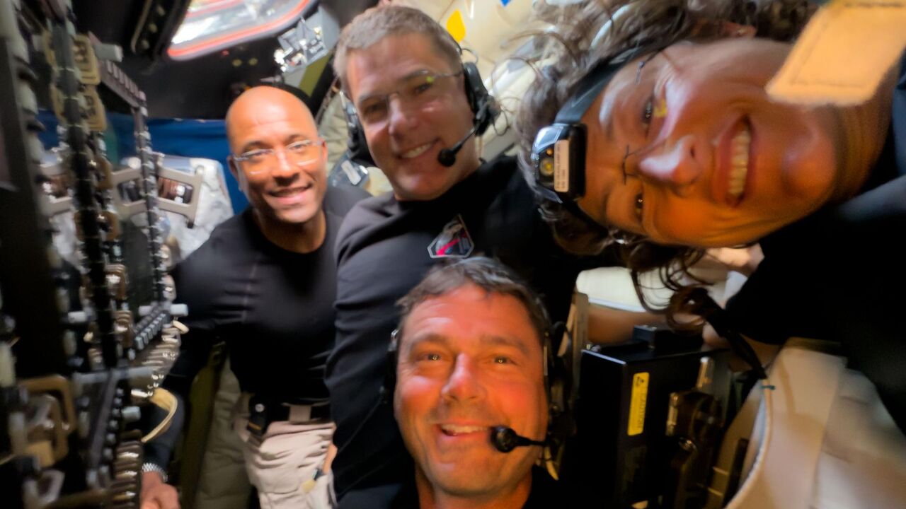 In beeld: de mooiste kiekjes genomen door de astronauten van maanmissie ...