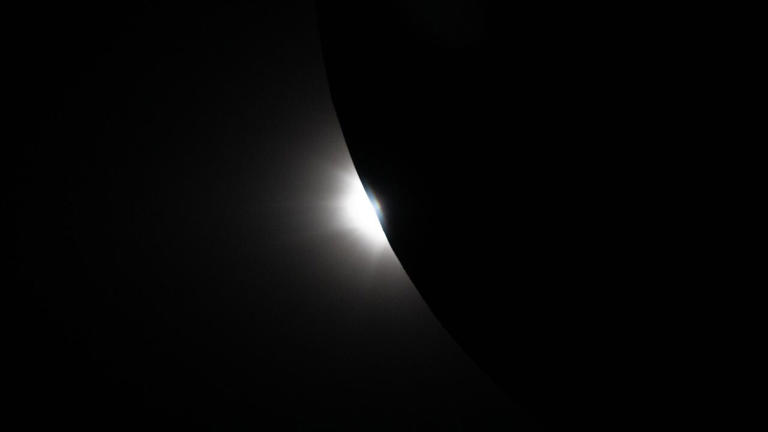 IN BEELD: de mooiste kiekjes genomen door de astronauten van maanmissie Artemis II