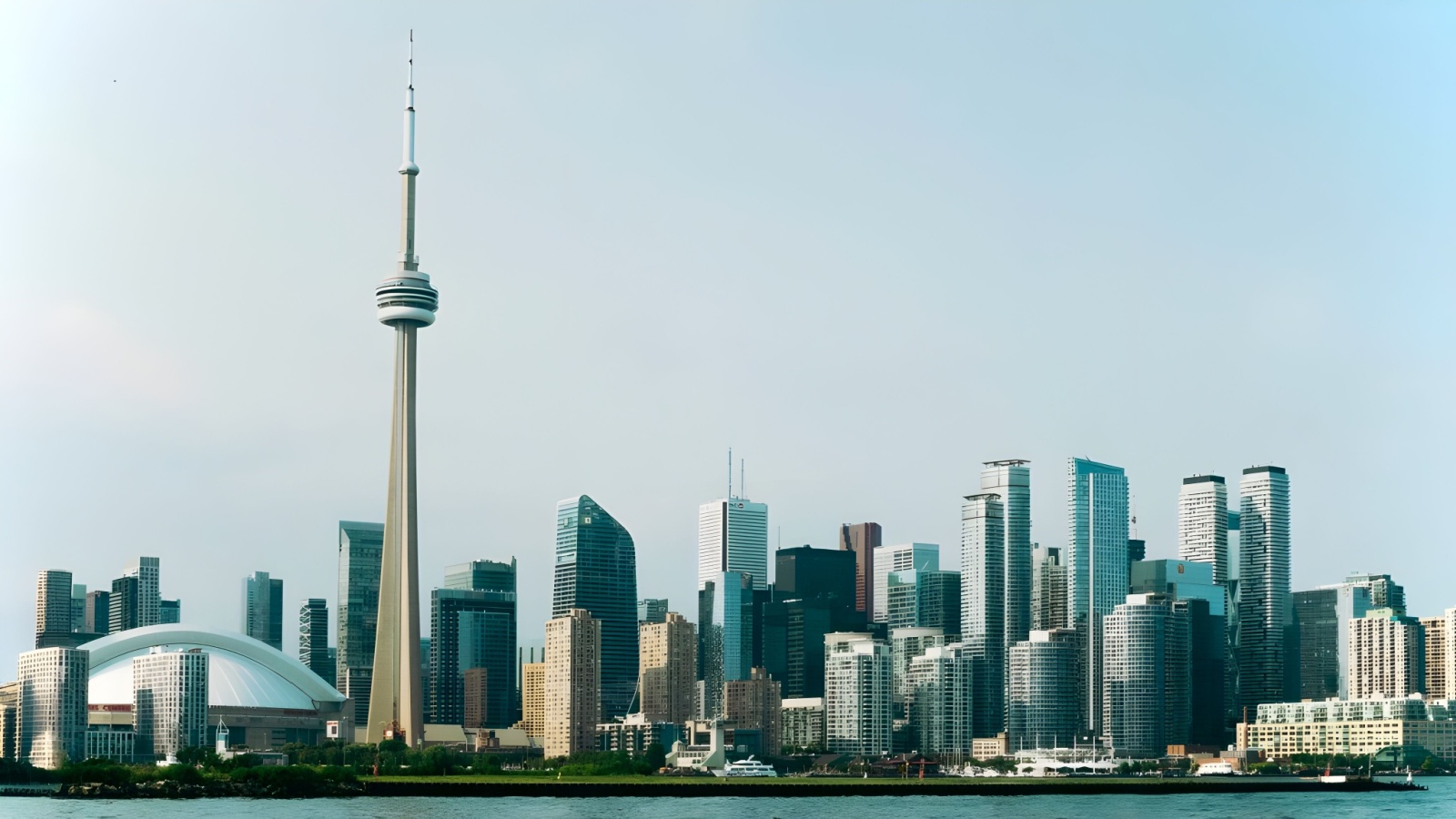 15 popular Canadian road-trip stops with surprise bans, fines, or permits
