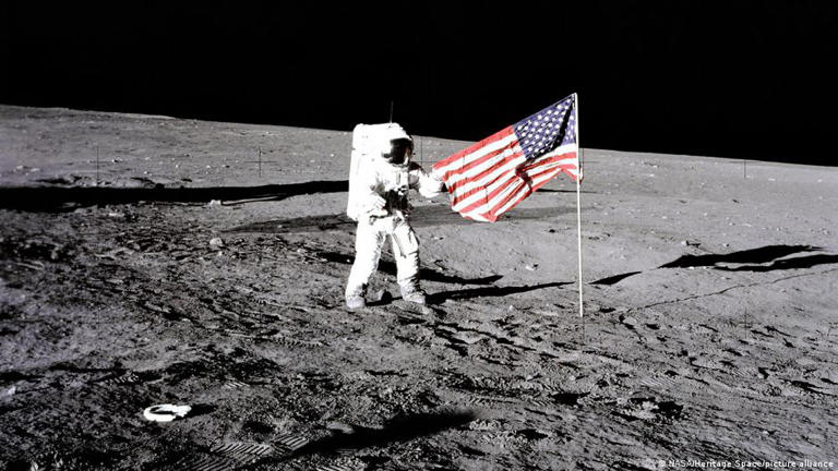 O que aconteceu com as bandeiras dos EUA na Lua?