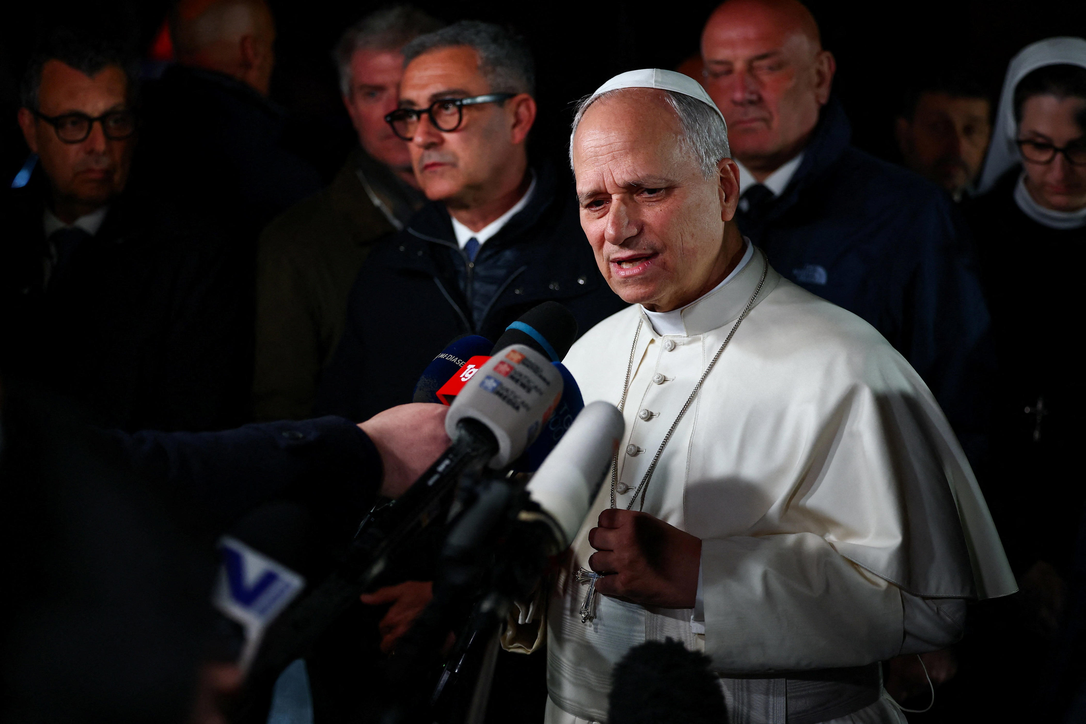 After Trump post, Pope Leo says threats against Iran 'unacceptable'