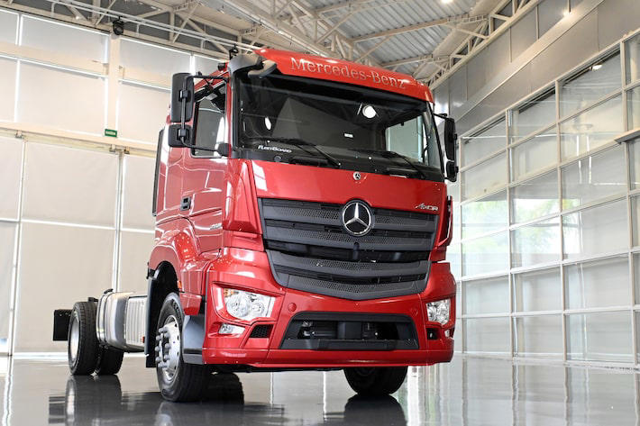 Mercedes Axor ganha novas configurações e amplia aplicações no ...