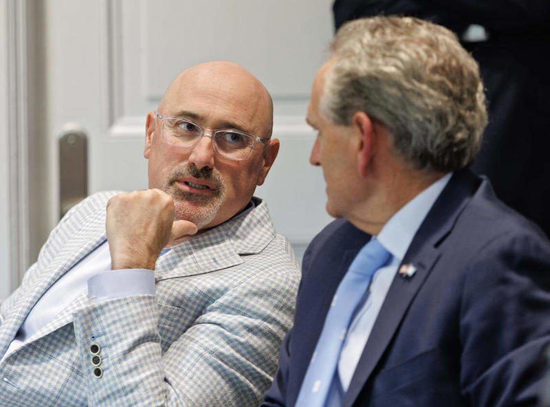 Two ADs, one handoff: Bubba Cunningham and Steve Newmark talk UNC transition Two ADs, one handoff: Bubba Cunningham and Steve Newmark talk UNC transition