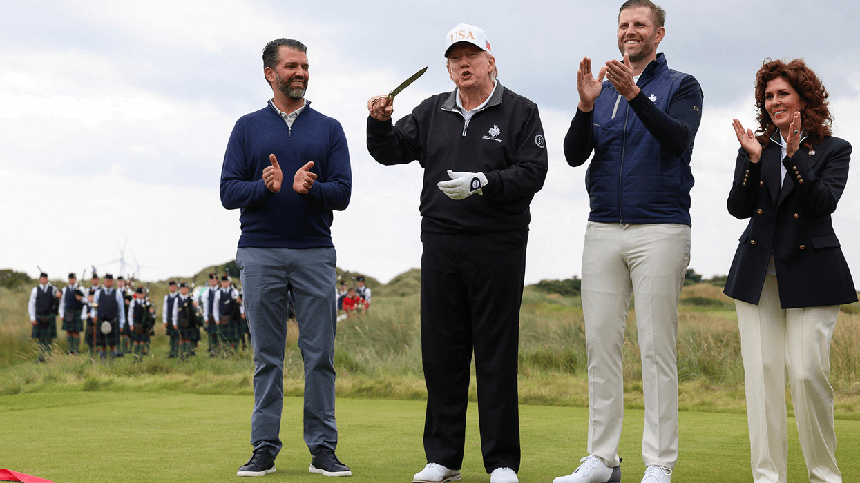 Everything but the 'toupee shop': Reporter bashes predictability of ...