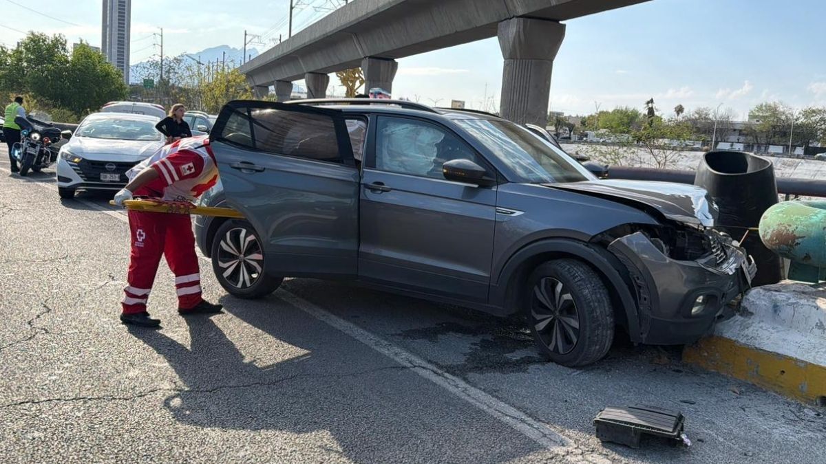 Mujer de la tercera edad resulta lesionada tras estrellamiento en la ...