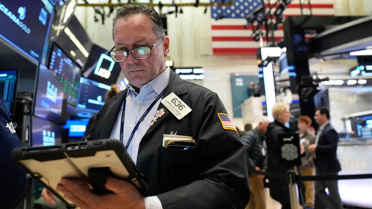 Oil prices decline and US stock futures surge amid US-Iran ceasefire ...