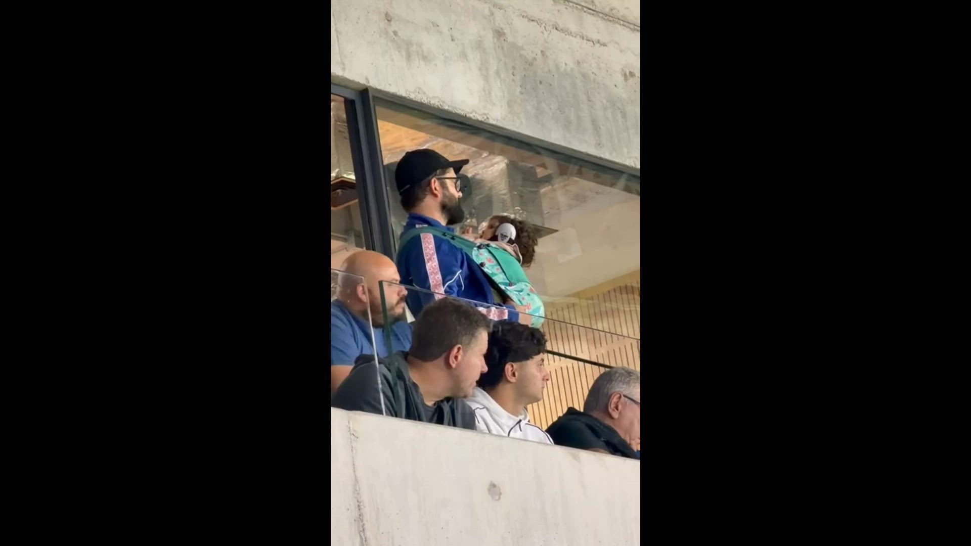 Gabriel Boric llega al Claro Arena junto a su hija Violeta y esto ...