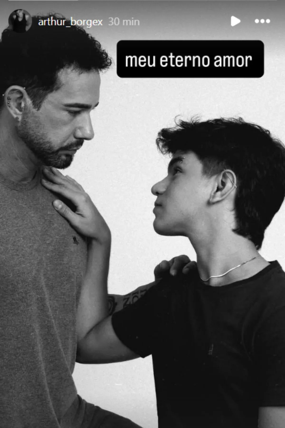 Influenciador Carlos Filhar enviou mensagem ao ex antes de falecer