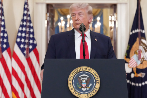 Trump Gencar Promosikan Kripto, Harga Coin Terus Turun