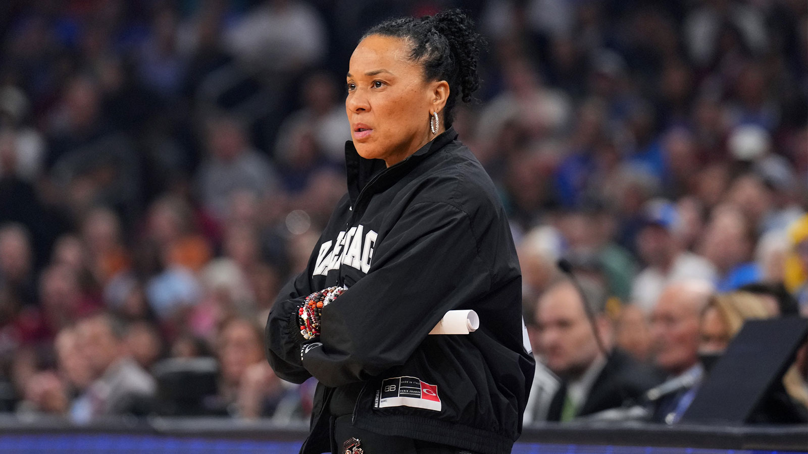 South Carolina women’s HC Dawn Staley urges everyone to turn the page ...