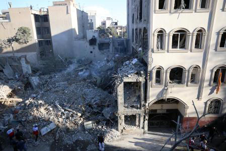 La sinagoga Khorasaniha de Teherán, destruida por los bombardeos ABEDIN TAHERKENAREH / EFE