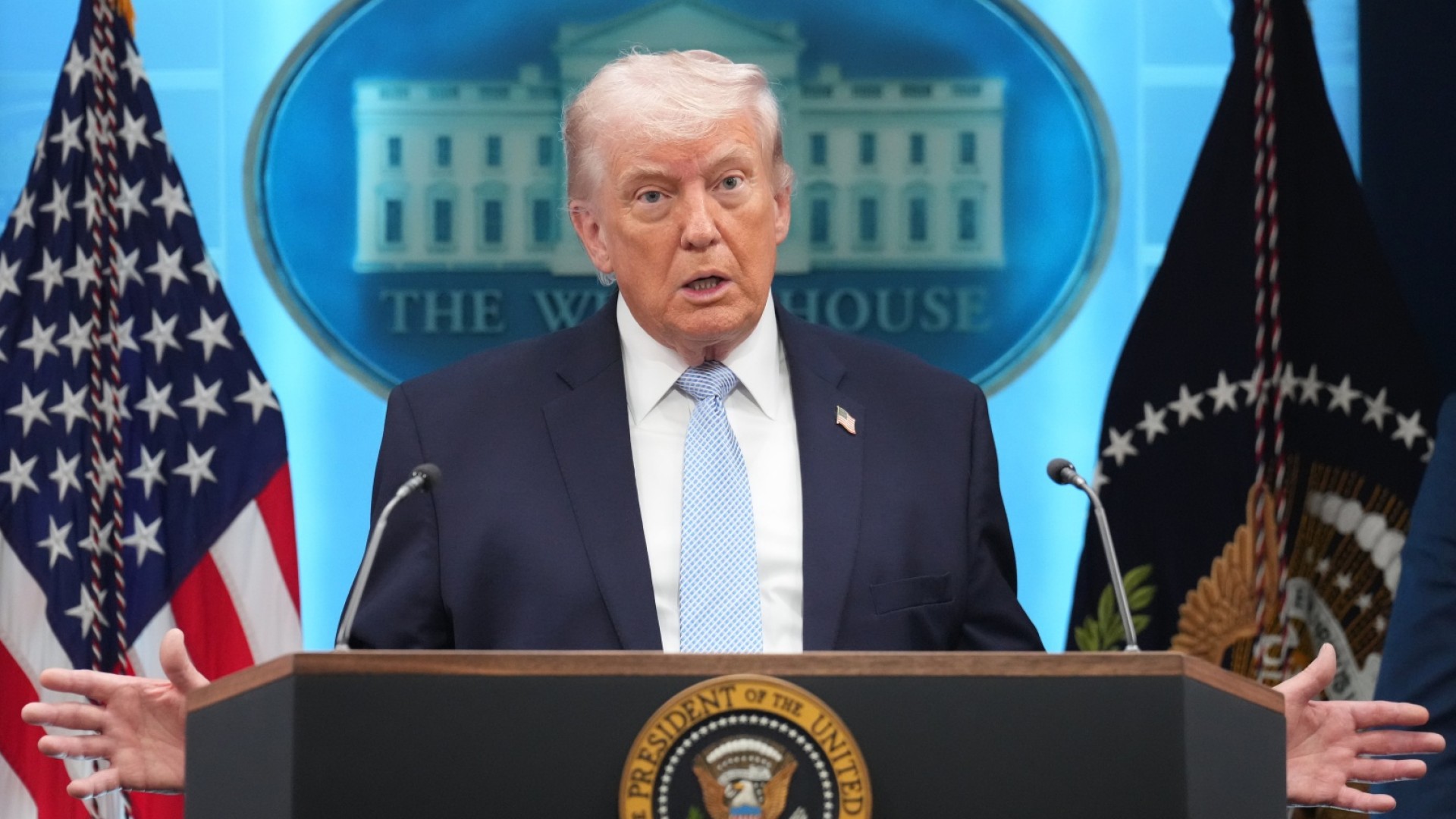 Oil prices tumble after Trump says he will pause Iran strikes<br>