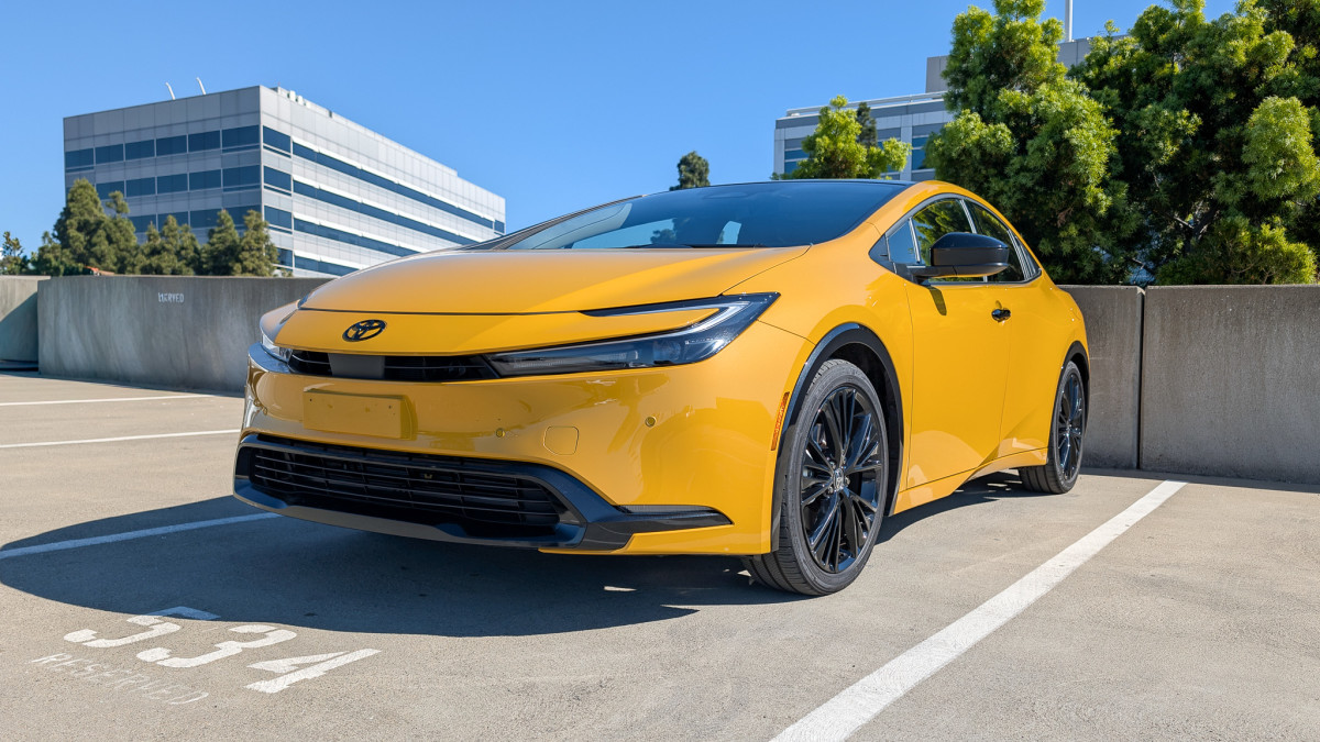 After driving the 2026 Toyota Prius XSE Nightshade Hybrid for a week, I finally understand why they're so popular in the SF Bay Area