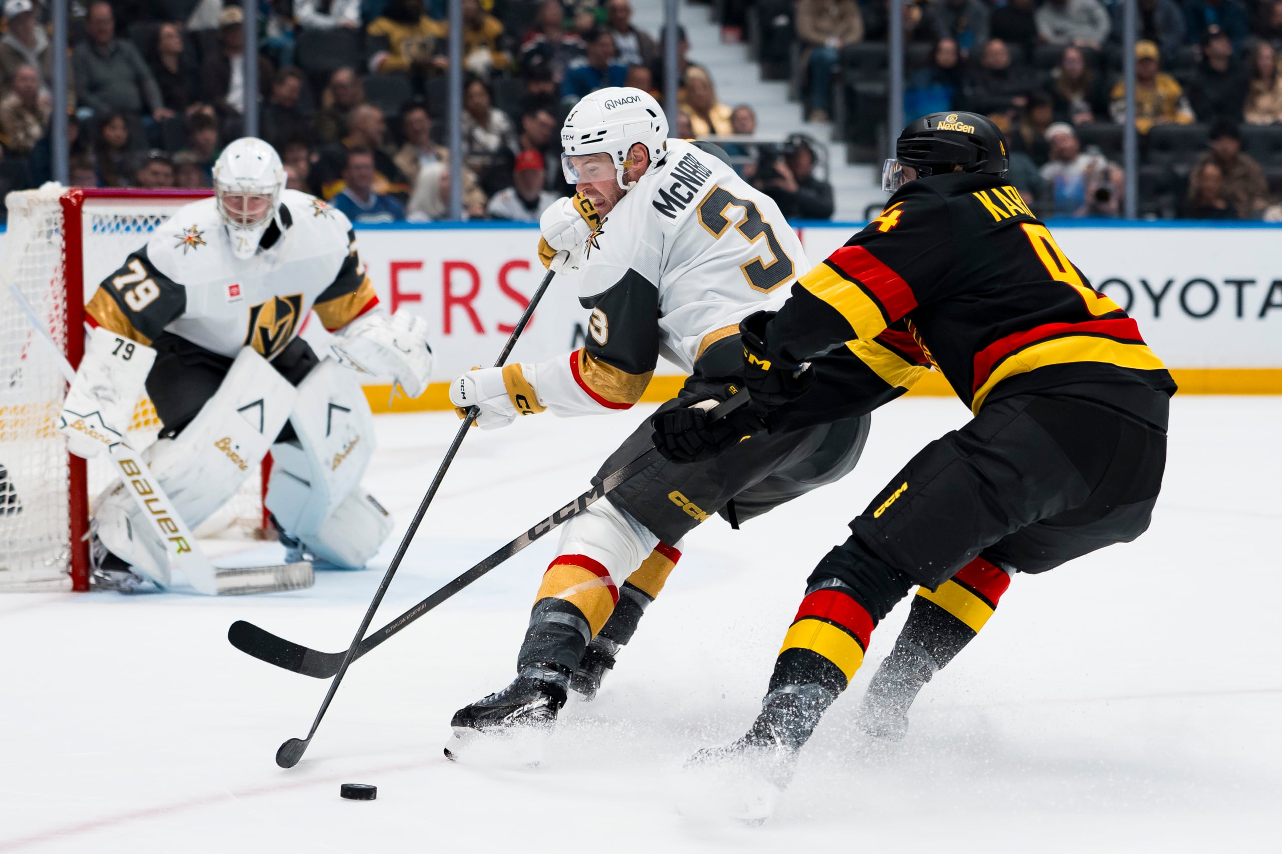 Golden Knights roll past Canucks 2-1 for fourth straight win