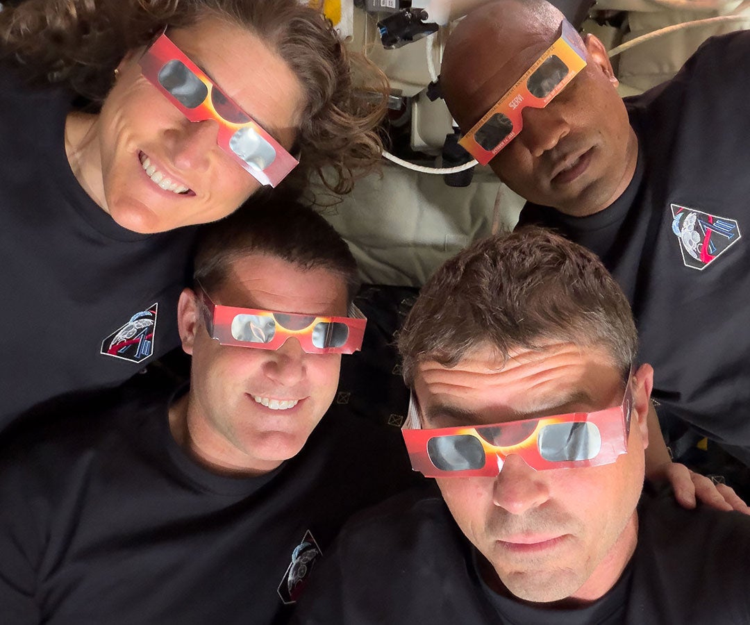 Las mejores imágenes de Artemis II, el mundo conectado con la tripulación