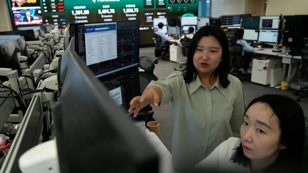 Asian markets rally and oil prices drop following Iran ceasefire agreement