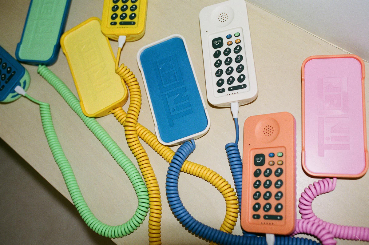 Phụ huynh Mỹ quay lại dùng điện thoại bàn để bảo vệ trẻ em