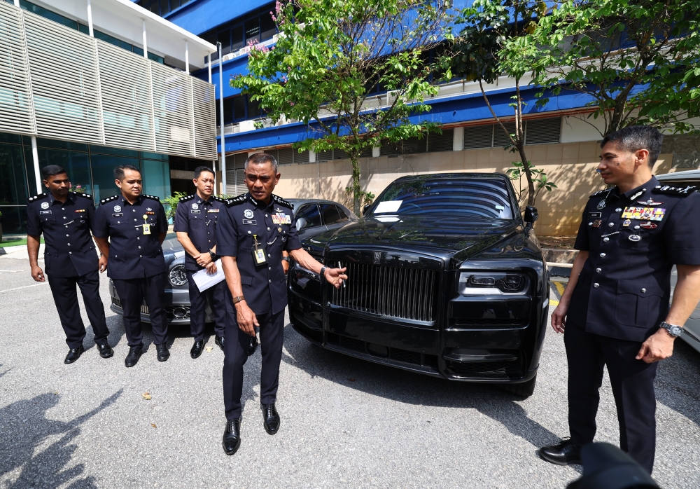 Senior cop among six nabbed over RM4.4m armed robberies targeting ...