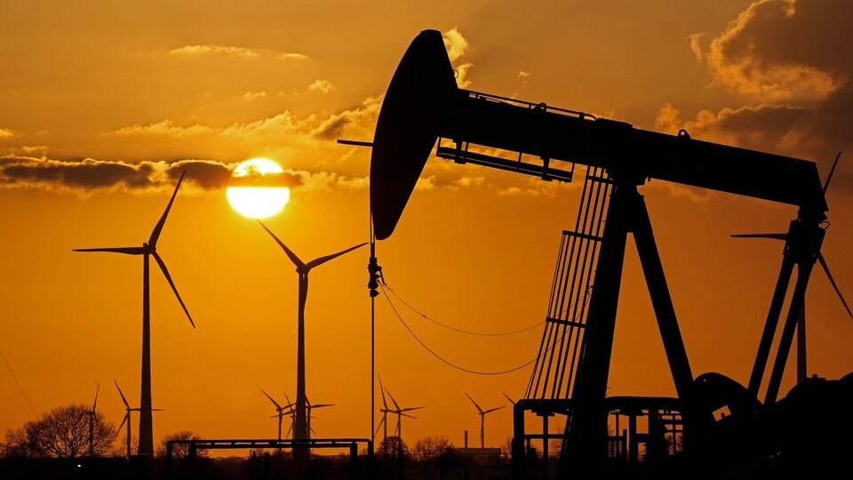 Crude oil prices on MCX crash 9% to below ₹10,000/bbl on US-Iran war ...