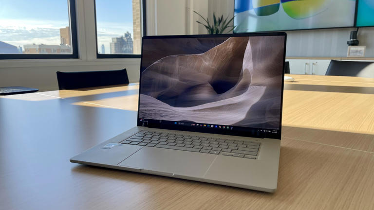 I swapped my MacBook Air with a Snapdragon X Elite Extreme laptop ...